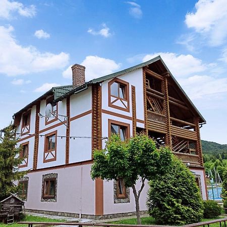 Hirskyy Svitanok ميغوفو المظهر الخارجي الصورة