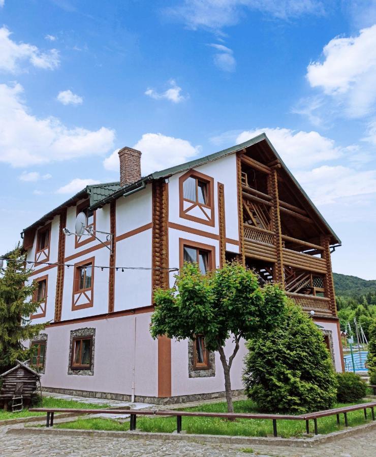 Hirskyy Svitanok ميغوفو المظهر الخارجي الصورة